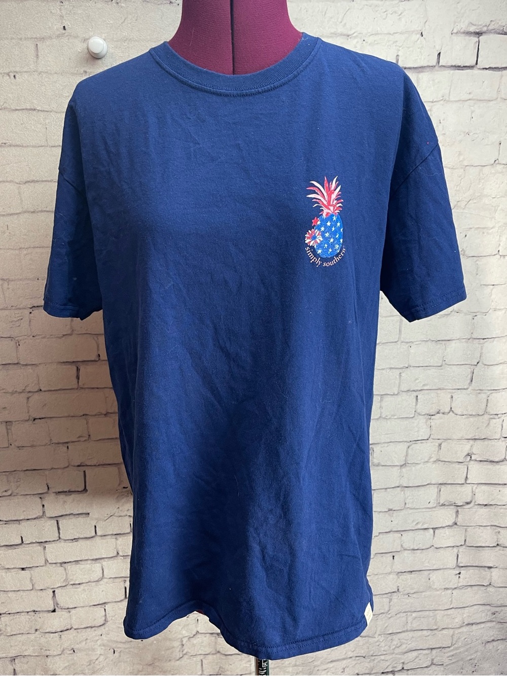 Simply Southern size large short sleeve tshirt red white and happy design